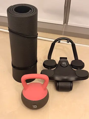 Home workout set: yoga mat, kettlebell and ab roller - good condition
