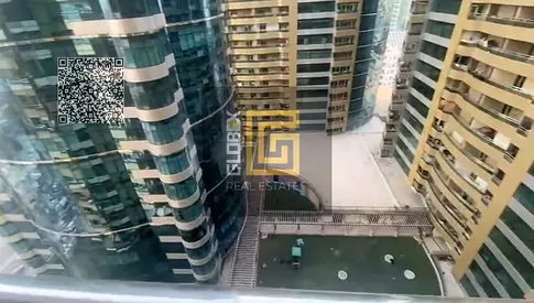 One-bedroom apartment with a living room and a sea view for sale in Horizon Towers; features a very spacious layout.