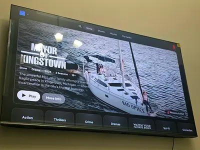 Samsung 65" LED Smart TV 4 month old and in Warranty