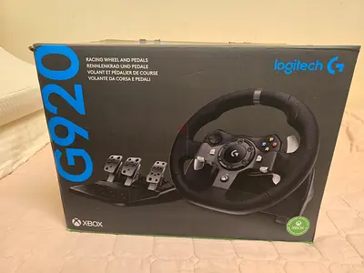​Logitech G920 Racing Wheel & Pedals + Driving Force Shifter - Like New
