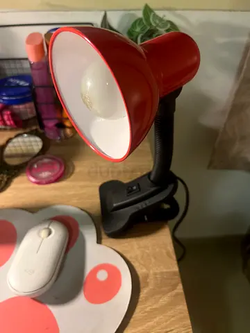 Red clip-on desk lamp with flexible neck — good working condition