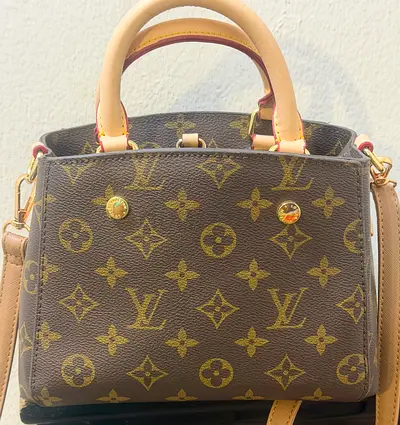 Lv ladies bag