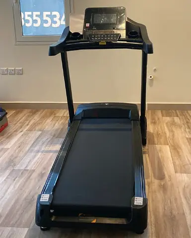 YALLA LEGENDS Commercial Treadmill – 4.5HP AC, 20km/h & Touchscreen