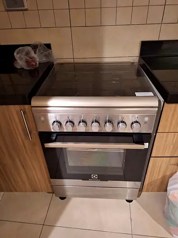 Electrolux freestanding gas cooker with oven 60cm