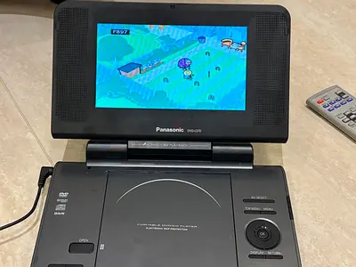 Panasonic DVD-LS70 Portable DVD/CD Player