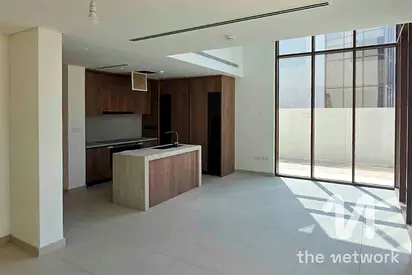 Single Row | Next to Entrance & Pool | Corner Unit