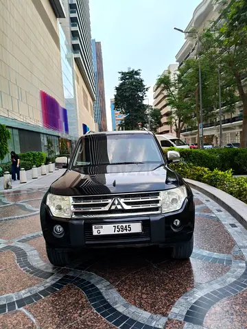 2010 Mitsubishi Pajero GLS GCC With Original paint original Condition