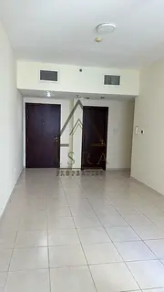 Unfurnished 1 Bedroom Apartment for Rent in Royal Residence 1, Dubai Sports City |
