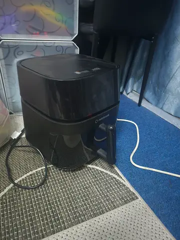 Used black air fryer - compact, perfect condition
