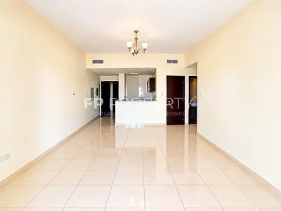 BRIGHT & SPACIOUS | HUGE LAYOUT | PRIME LOCATION