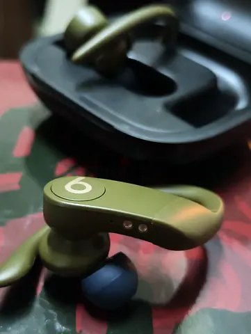 Original Beats Powerbeats Pro wireless earbuds - olive green, charging case included
