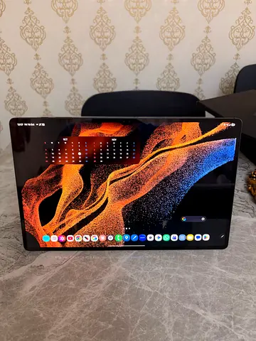 Samsung Galaxy Tab S8 Ultra 5G - 14.6" With original keyboard and bookcase from Samsung