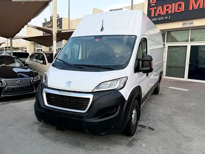 2022 Peugeot Boxer freezing L4H3 GCC Specs