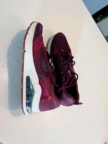 Men's Burgundy Sneakers US 8 / UK 7 (EU 41) - Good Condition
