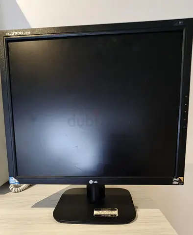 LG Flatron 19" LCD Monitor – AED 25