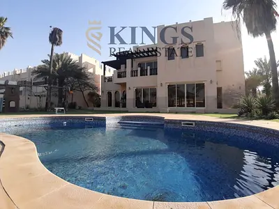 فيلا زاوية ضخمة نادرة ومفروشة مع مسبح