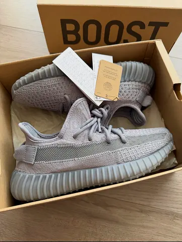 YEEZY BOOST 350 V2