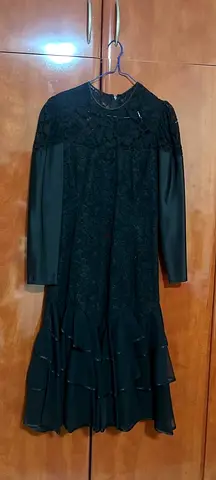 Black long-sleeve lace and chiffon knee-length dress, size approx M