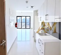 LUXURIOUS SEAVIEW STUDIO GYM POOL & PARKING FREE