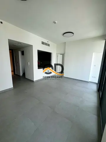 Brand New 2Bedrooms with Semi Close Kitchen