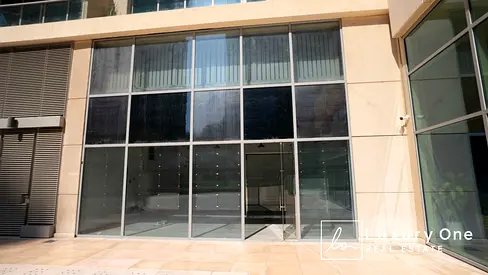 ROAD FACING | 48 KW | WATER CONNECTED | RETAIL