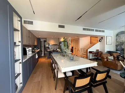 SINGLE ROW 4BR VILLA MODIFIED READY TO MOVE
