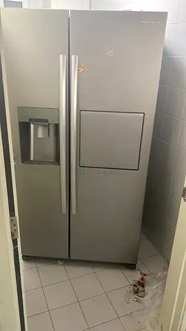 Daewoo 2 door refrigerator in great condition.