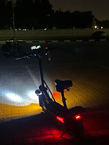 scooter with working headlights - good for city rides top speed 65