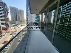 VACANT I UNFURNISHED I MID FLOOR