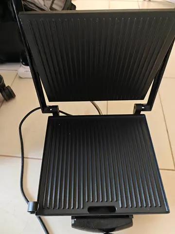 Electric Grill / Sandwich Press - Compact Panini Maker