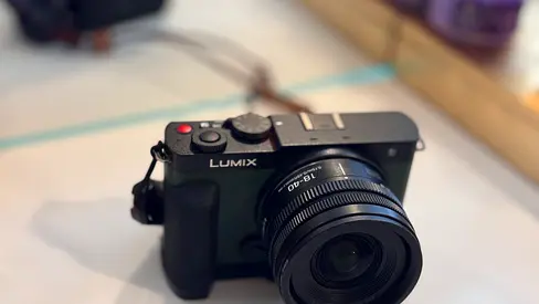 LUMIX S9 with 18-40MM kit lense