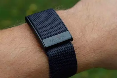 WHOOP
4・0
WEARABLE HEALTH, FITNESS & ACTIVITY TRACKER