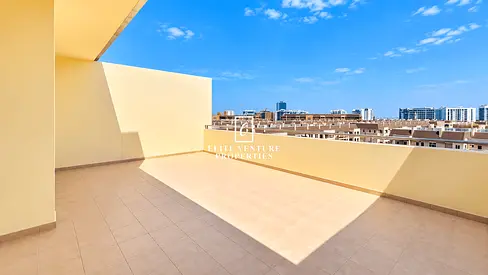 RENTED UNIT | TOP FLOOR | MOTIVATED SELER