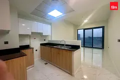 Close to Metro | VACANT | Unfurnished | High Flr