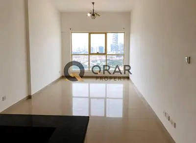 الطابق العلوي بغرفتي نوم | برج دانا | شقة مطلة على المدينة