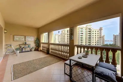 High floor | Park views | Extra parking | VOT