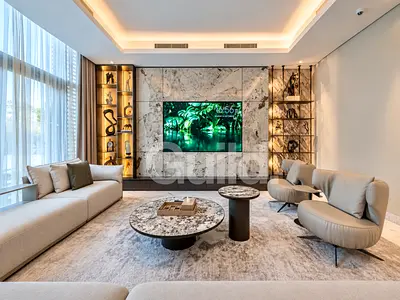 6 Beds | Large | Modern | Pool | Spacious