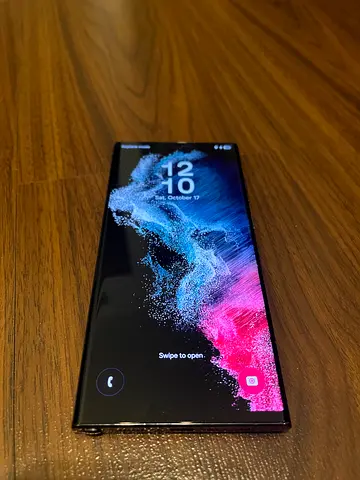 Used Samsung S22 ultra Note 5g - Excellent working condition, minor crack on the screen and back.