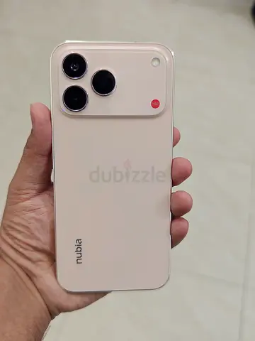 Nubia V80 Design