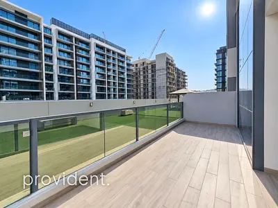 Vacant 1BR + Terrace | Close to the Park
