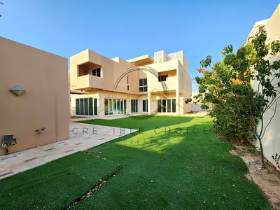 Huge 4BR Villa | Spacious Living Area | Corner Unit