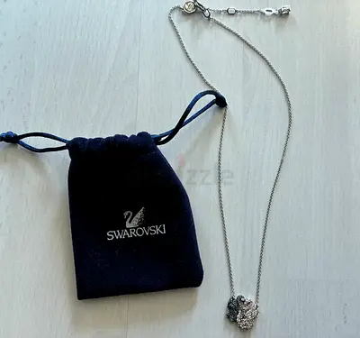 Swarovski crystal pendant necklace with original pouch