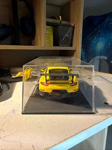 1:24 Yellow Porsche 911 GT3 RS Diecast Model in Display Case