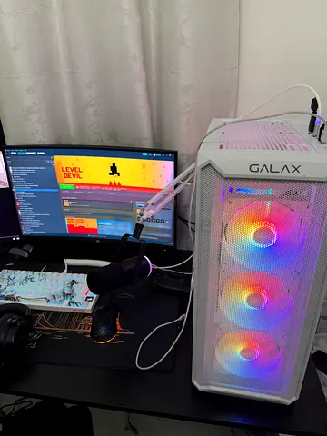 White GALAX gaming PC
