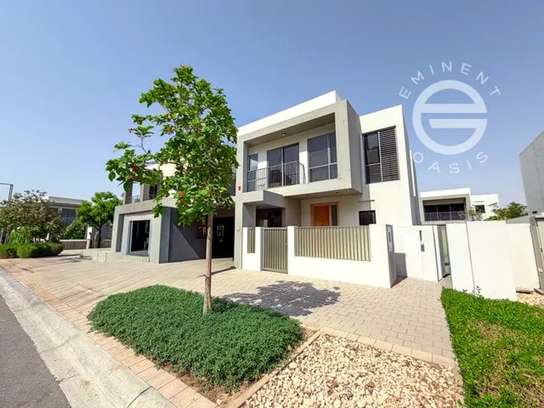 High End Turn key | Genuine Resale | Large Plot |