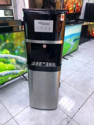Bottom load water dispenser