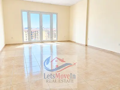Less Price Offer!!2bhk for rent in Cbd Building......