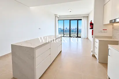 Yacht Marina View | Upgraded | Vacant now