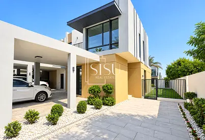 Motivated seller | End Unit | Close to Amenities