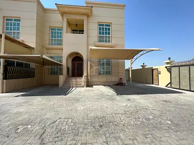 Fully Renovated Master 4 Bedroom Villa-Private Backyard